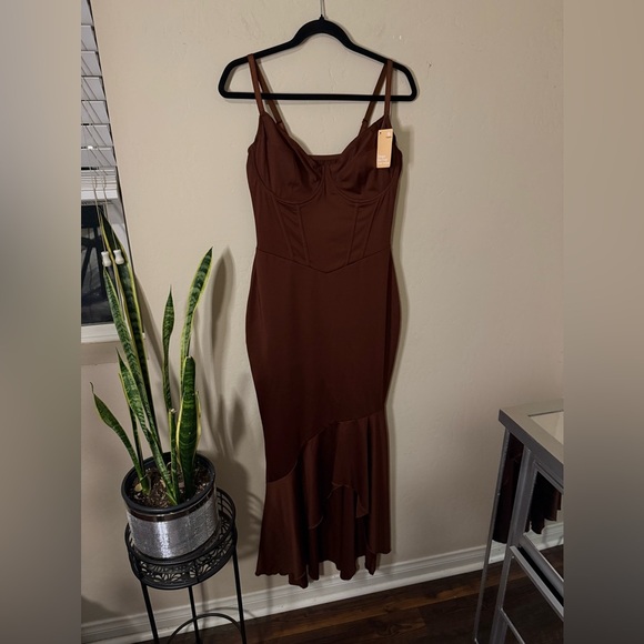POPILUSH Built-in Shapewear Corset Style Maxi Dress - Picture 10 of 11